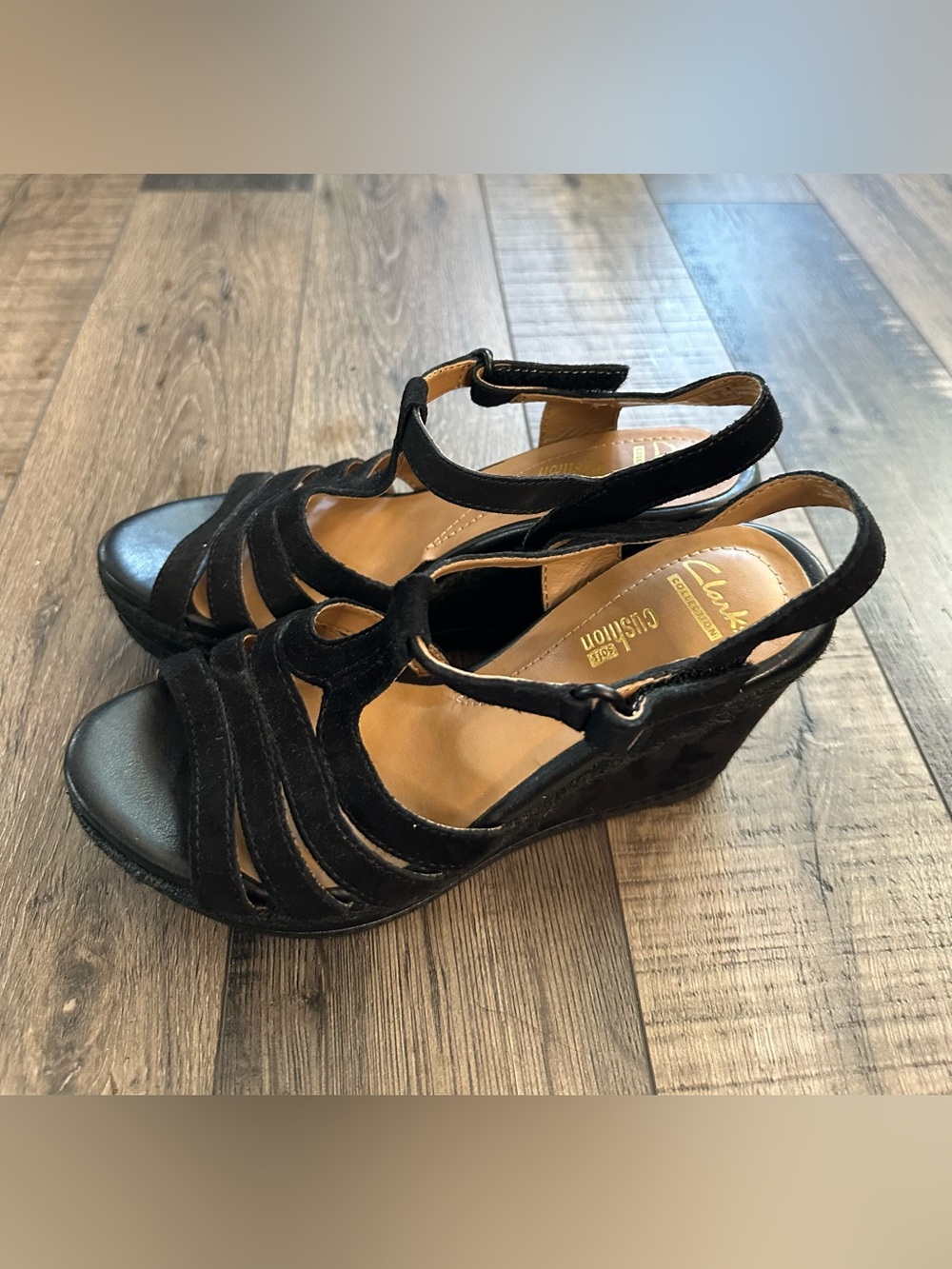 Clarks Zia Reign Wedge Sandal Strappy Black Suede Women’s 7.5